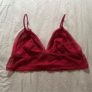 ** SOLD ** Victoria’s Secret red lace bralette 🌹🌹🌹